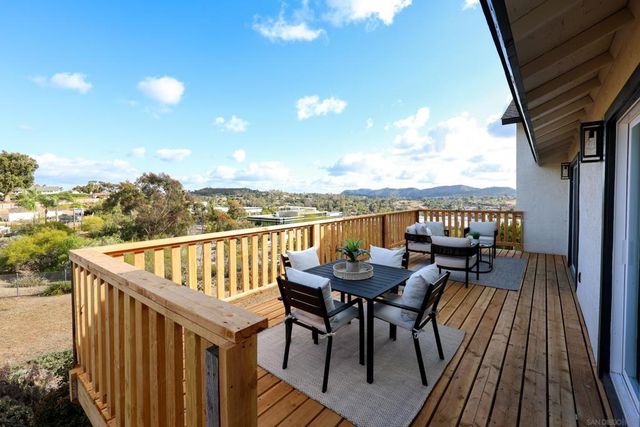 103 Howell Heights, Escondido, CA 92025