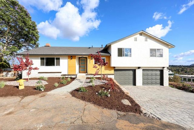 103 Howell Heights, Escondido, CA 92025