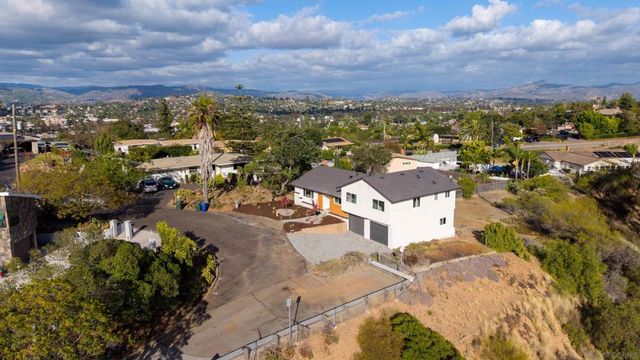 103 Howell Heights, Escondido, CA 92025