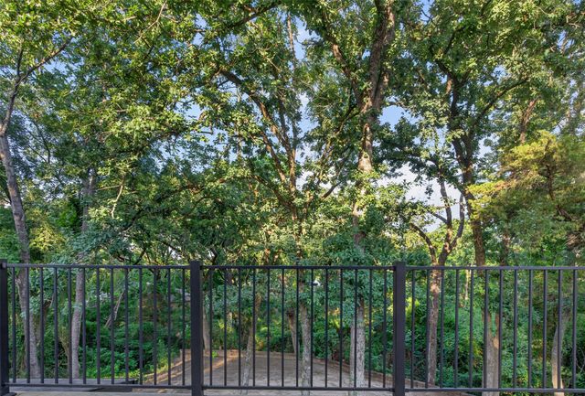 705 Heather Woods Drive, Tool, TX 75143
