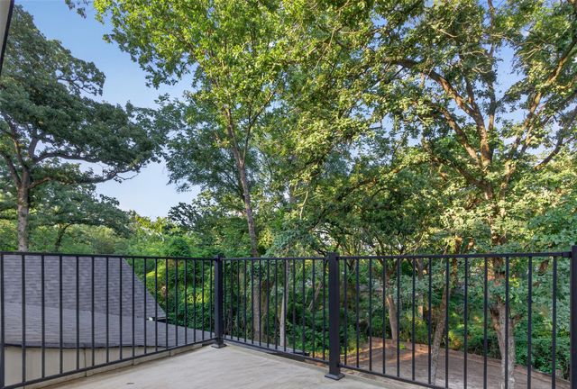 705 Heather Woods Drive, Tool, TX 75143