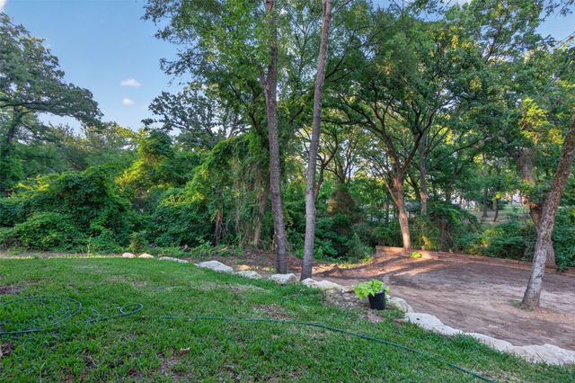 705 Heather Woods Drive, Tool, TX 75143