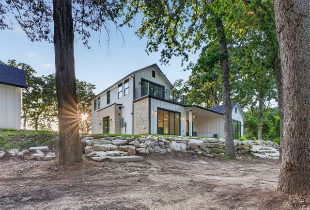 705 Heather Woods Drive, Tool, TX 75143