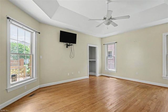 1521 Bordeaux PL, Norfolk, VA 23509