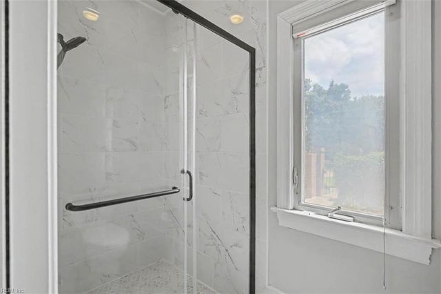 1521 Bordeaux PL, Norfolk, VA 23509