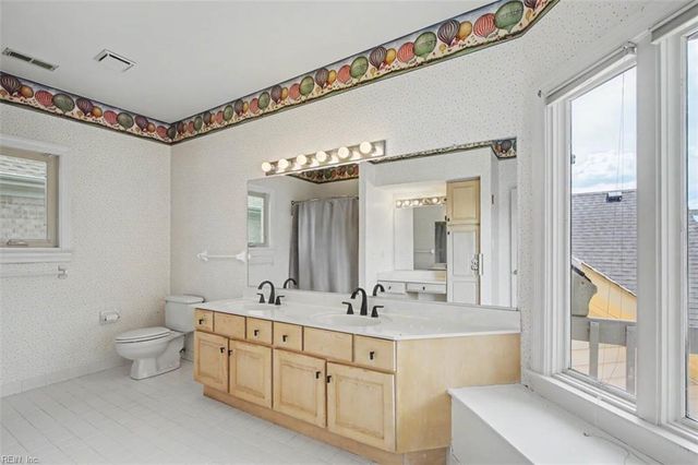 1521 Bordeaux PL, Norfolk, VA 23509