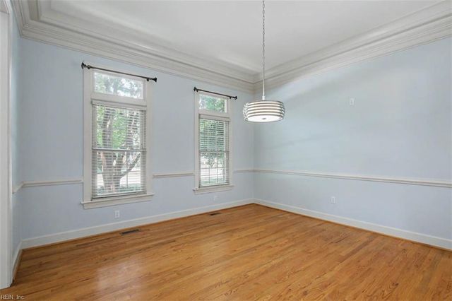 1521 Bordeaux PL, Norfolk, VA 23509