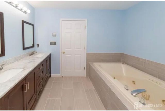 197 Windsong Circle, East Brunswick, NJ 08816