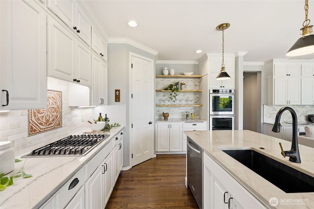 2714 Parkway Drive W, Tacoma, WA 98466