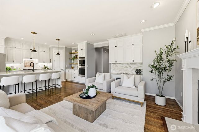 2714 Parkway Drive W, Tacoma, WA 98466