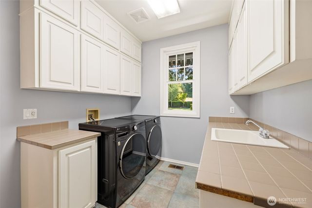 2714 Parkway Drive W, Tacoma, WA 98466