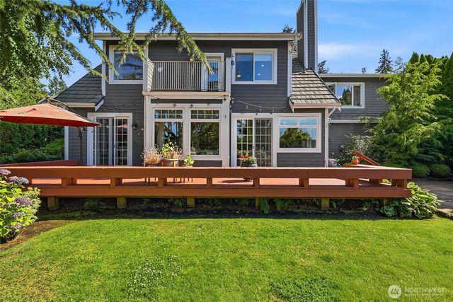 2714 Parkway Drive W, Tacoma, WA 98466