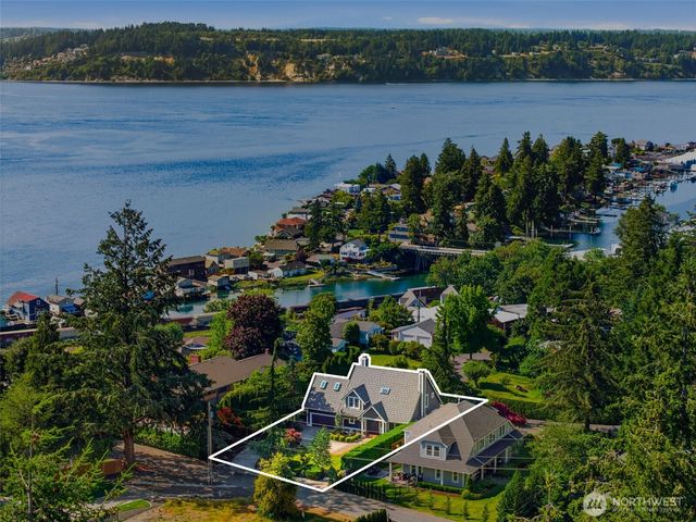 2714 Parkway Drive W, Tacoma, WA 98466