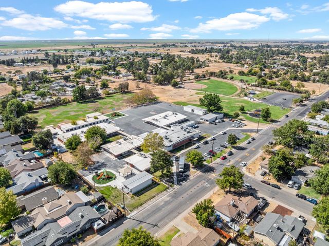 112 W Withington Ave, Rio Linda, CA 95673