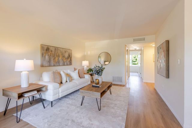 279 Tradewinds Drive 6, San Jose, CA 95123