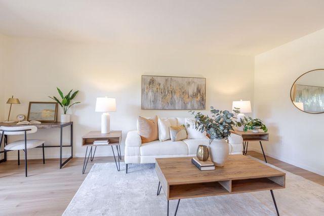 279 Tradewinds Drive 6, San Jose, CA 95123