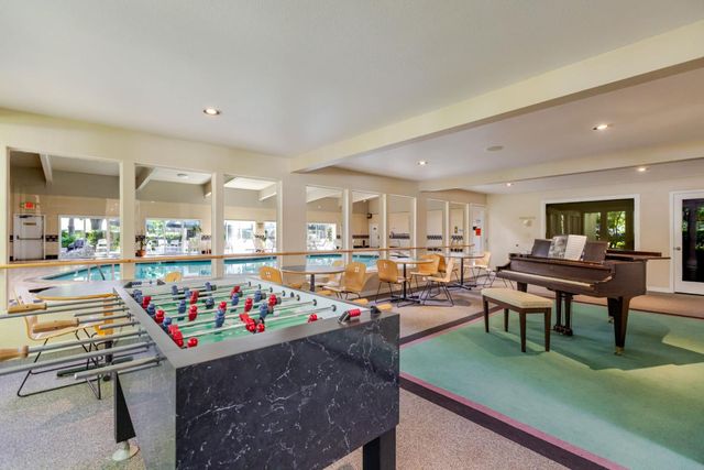 279 Tradewinds Drive 6, San Jose, CA 95123