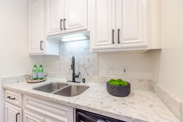 279 Tradewinds Drive 6, San Jose, CA 95123