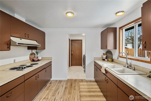 1408 E Maryland St, Bellingham, WA 98226