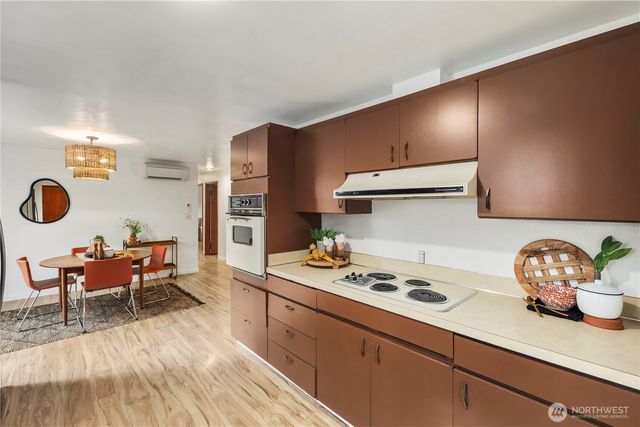 1408 E Maryland St, Bellingham, WA 98226