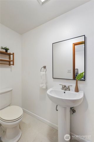 1408 E Maryland St, Bellingham, WA 98226