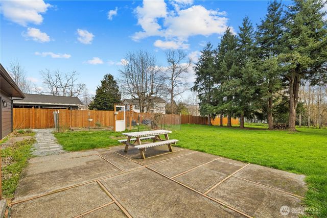 1408 E Maryland St, Bellingham, WA 98226