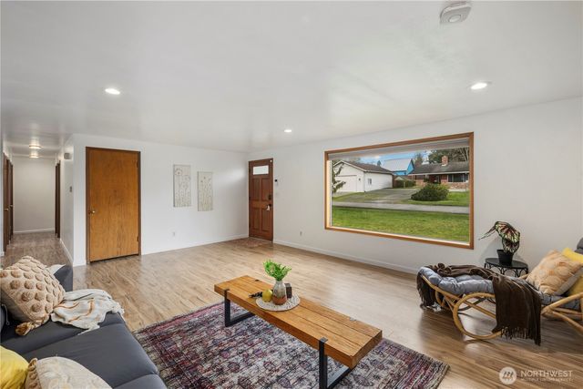 1408 E Maryland St, Bellingham, WA 98226