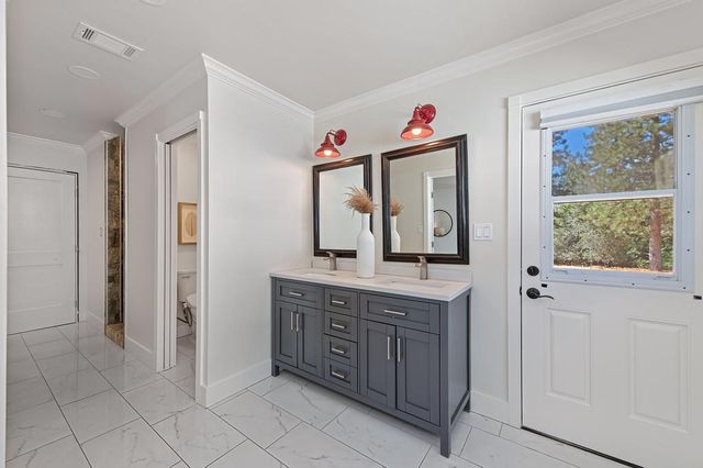 1528 Highland Dr, Placerville, CA 95667