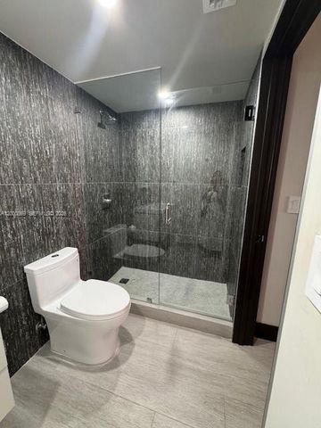 90 Edgewater Dr 606, Coral Gables, FL 33133