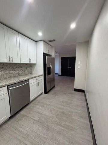 90 Edgewater Dr 606, Coral Gables, FL 33133