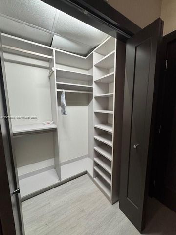 90 Edgewater Dr 606, Coral Gables, FL 33133