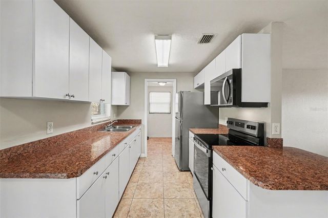 4923 S 82ND STREET, Tampa, FL 33619