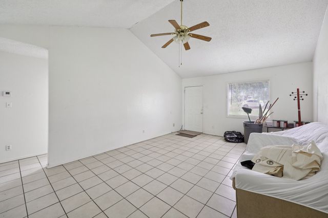 121 Cindy Lane, Weatherford, TX 76085