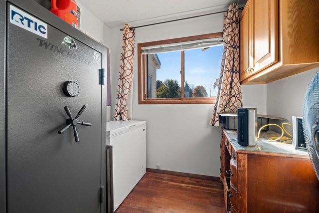 106 N LEMKE STREET, Cecil, WI 54111