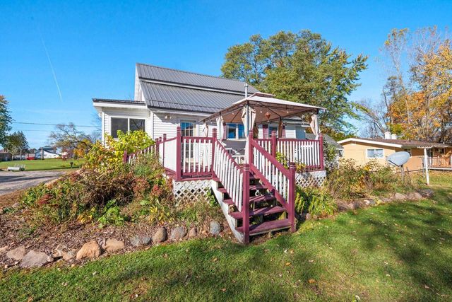 106 N LEMKE STREET, Cecil, WI 54111