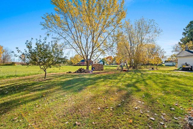 106 N LEMKE STREET, Cecil, WI 54111