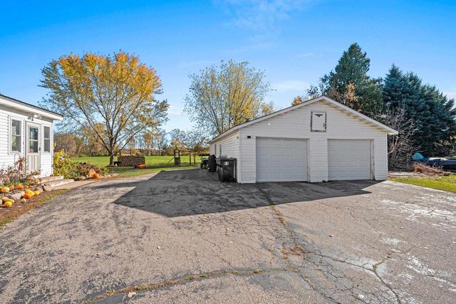 106 N LEMKE STREET, Cecil, WI 54111
