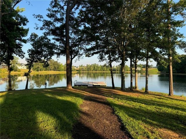374 Murray Lane, Hoschton, GA 30548
