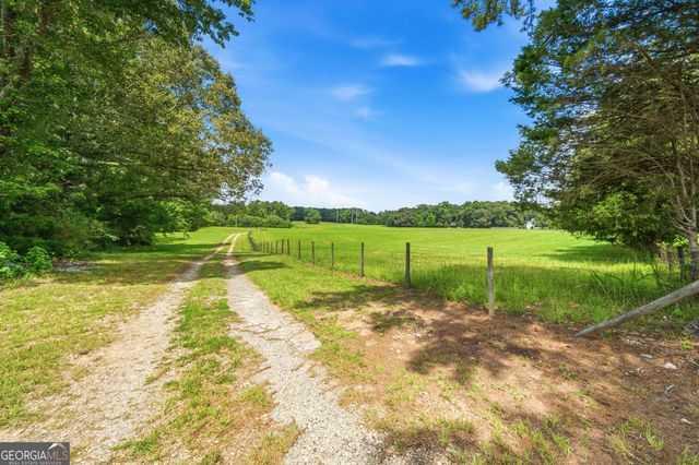 607 Grant Road, Brooks, GA 30205