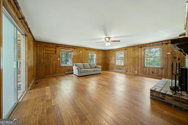 607 Grant Road, Brooks, GA 30205