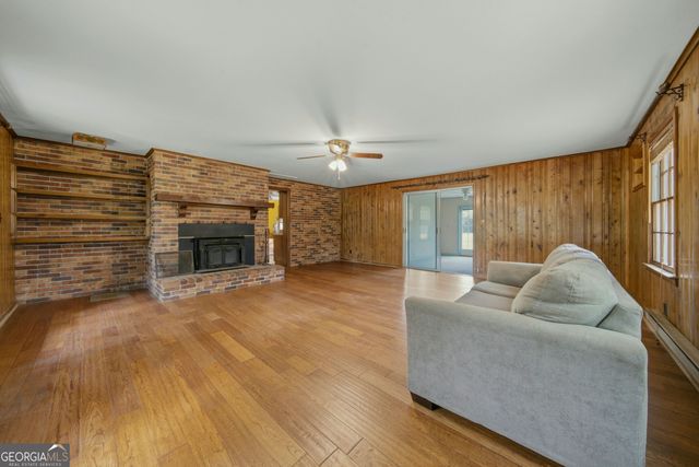 607 Grant Road, Brooks, GA 30205