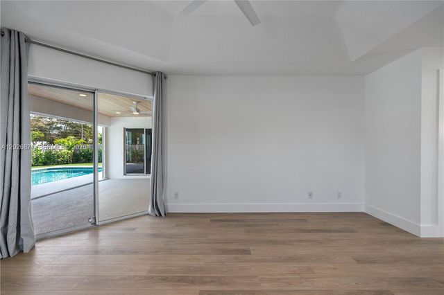 5923 Loxahatchee Pines Drive, Jupiter, FL 33458