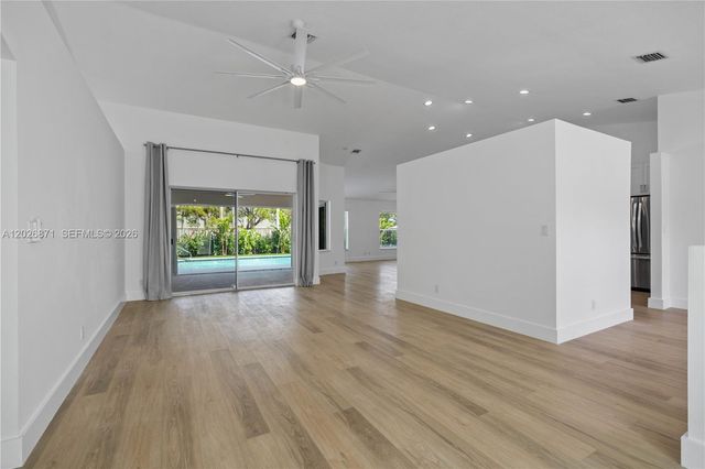 5923 Loxahatchee Pines Drive, Jupiter, FL 33458