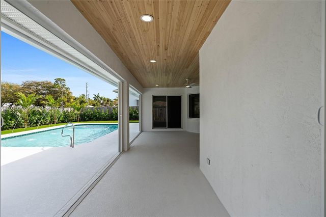 5923 Loxahatchee Pines Drive, Jupiter, FL 33458
