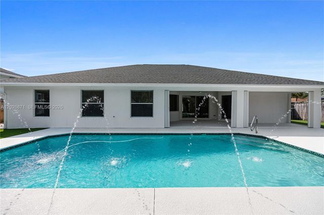 5923 Loxahatchee Pines Drive, Jupiter, FL 33458