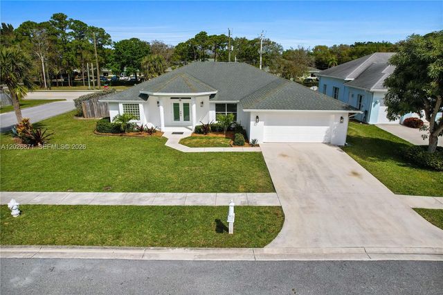 5923 Loxahatchee Pines Drive, Jupiter, FL 33458