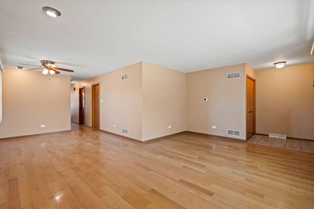 2333 Trumbull Avenue, River Grove, IL 60171