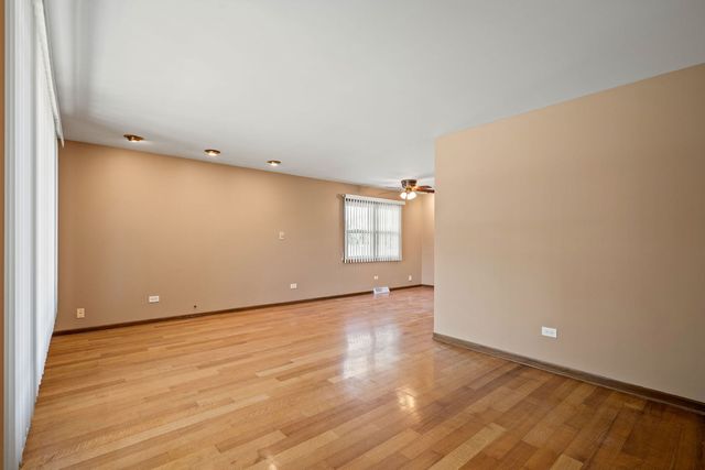 2333 Trumbull Avenue, River Grove, IL 60171