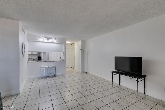 205 East Harmon Avenue 112, Las Vegas, NV 89169