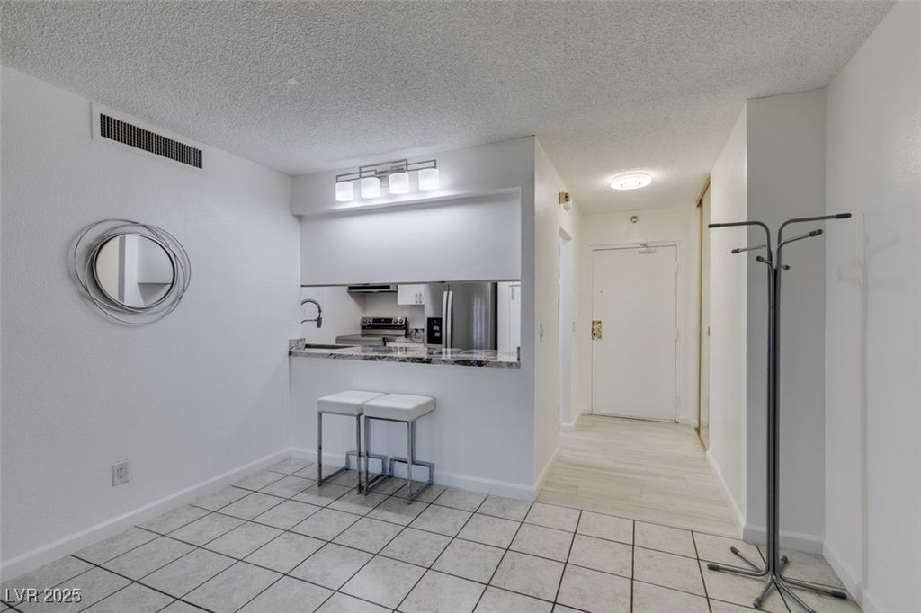 Image 17 of property listing at 205 East Harmon Avenue 112, Las Vegas, NV 89169